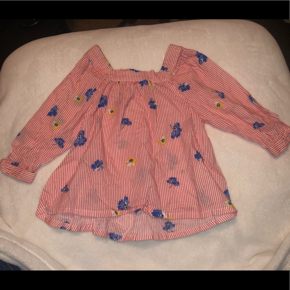 5T old navy shirt